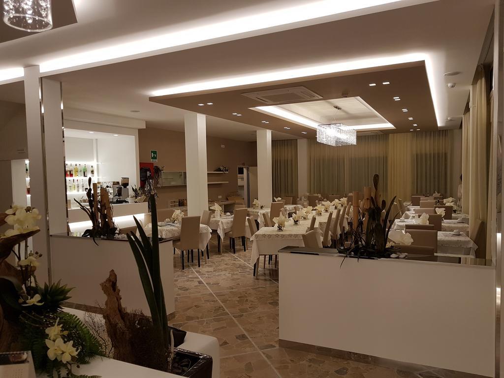 Hotel Solemare Cesenatico Εξωτερικό φωτογραφία